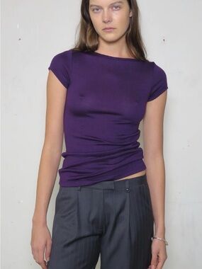 Fitted Wool Short Sleeve Knit Top in Deep Purple
